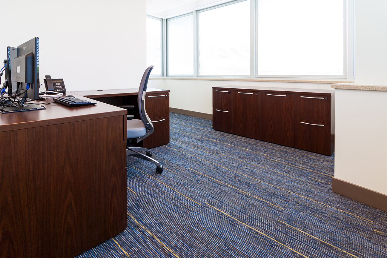 Desk / Midback Chair / Credenza