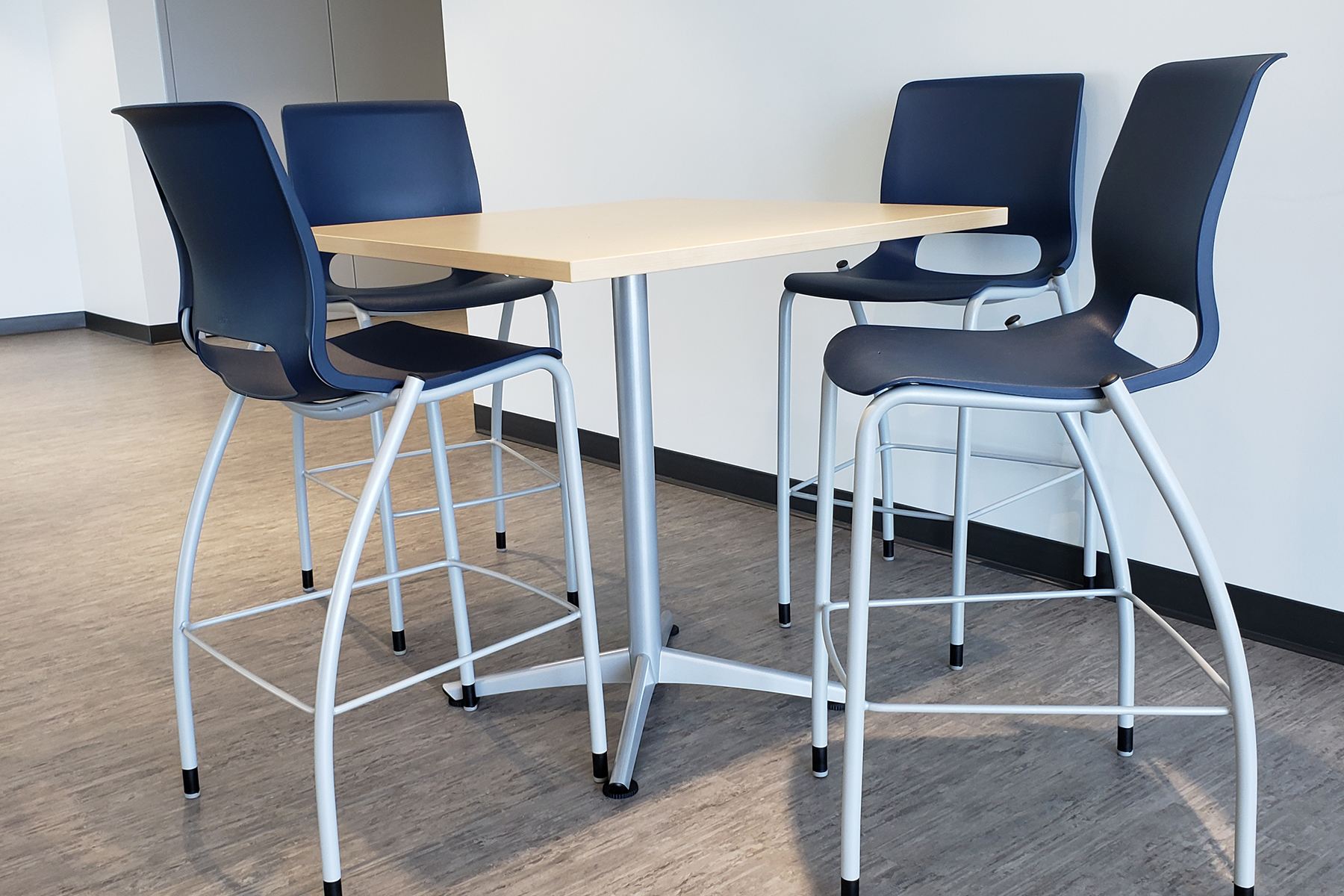 Hon® Ignition™ Chairs and Meeting Table