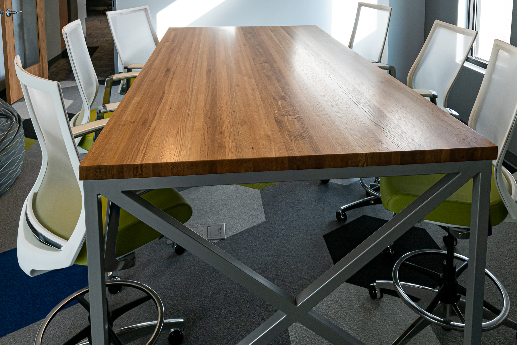 Kimball® Fixit™ Meeting Table and Kimball® Helio™ Task Stool